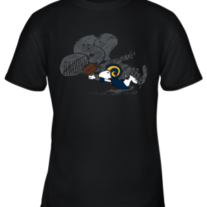 Los Angeles Rams Snoopy Plays The Football Game Youth T-Shirt –