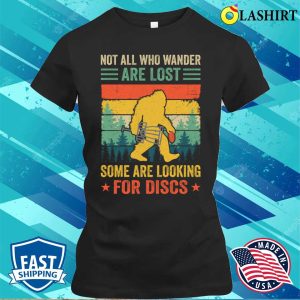 Funny Disc Golf For Men Women Bigfoot Disc Golf Player Retro T shirt 2