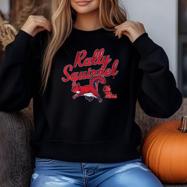 Rally Squirrel Ole Miss Sweatshirt , T-shirt , Hoodie , Long Sleeve T-shirt