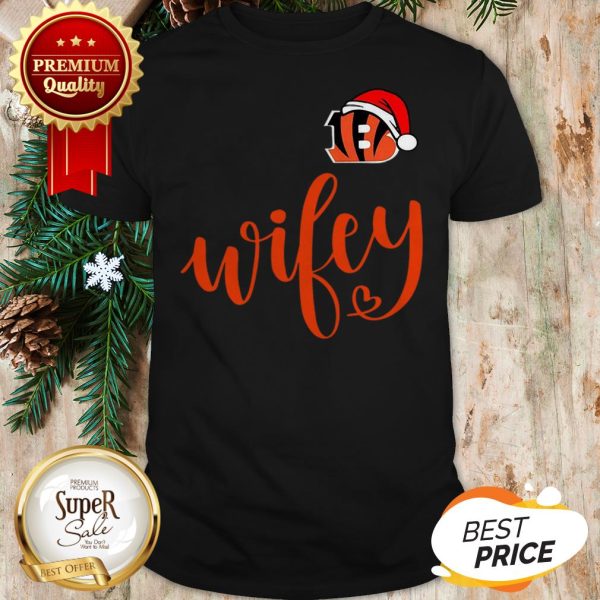 Cincinnati Bengals Santa Hat Wifey Christmas Shirt