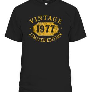 44 years old 44th Birthday Anniversary Gift Limited 1977 T-Shirt