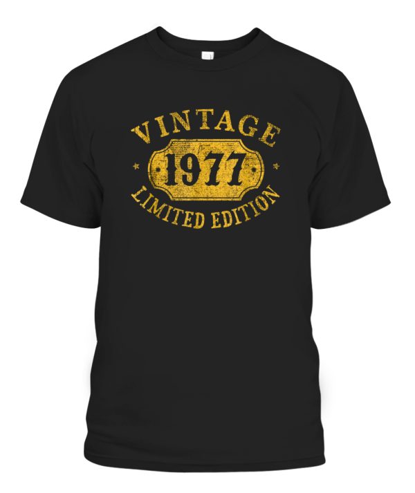 44 years old 44th Birthday Anniversary Gift Limited 1977 T-Shirt